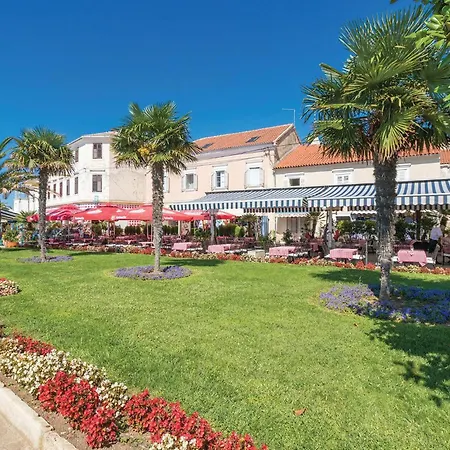 2 Bedroom Nice Apartment In Biograd Na Moru Apartment