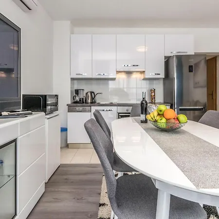 Stunning In With Wifi Apartment *