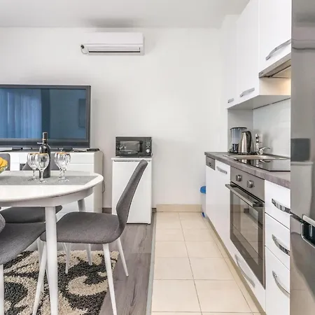 Amazing In Daire Biograd Na Moru